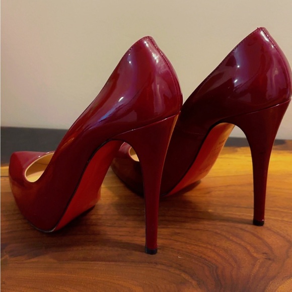 Christian Louboutin Burgundy Patent
Leather Rolando Platform Pumps Size 39.5 - Picture 2 of 4